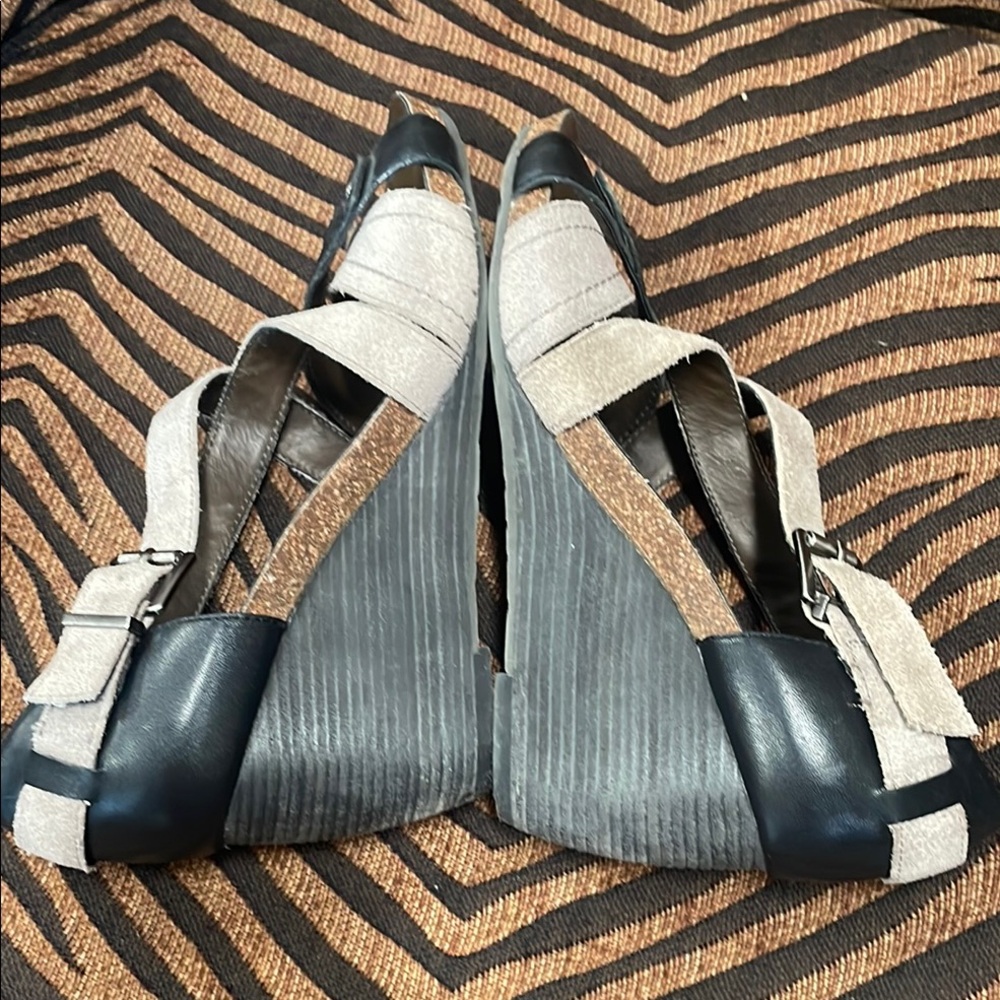 OTBT Black and Cream Heels with Criss-Cross Straps - Picture 5 of 9